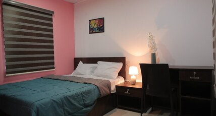Misty Green Hills Parks & Cottages | Infinity Swimming Pool Room Type - Deluxe AC