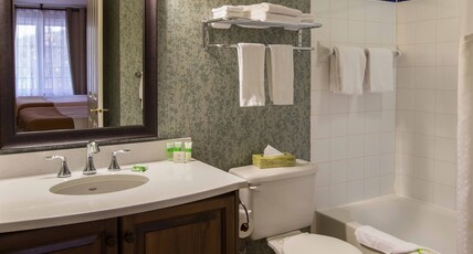 Holiday Inn Express & Suites TREMBLANT Room Type - 2 Doubles Standard