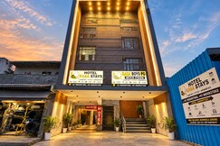 Hotel Kasa Stays Near DTU Rohini