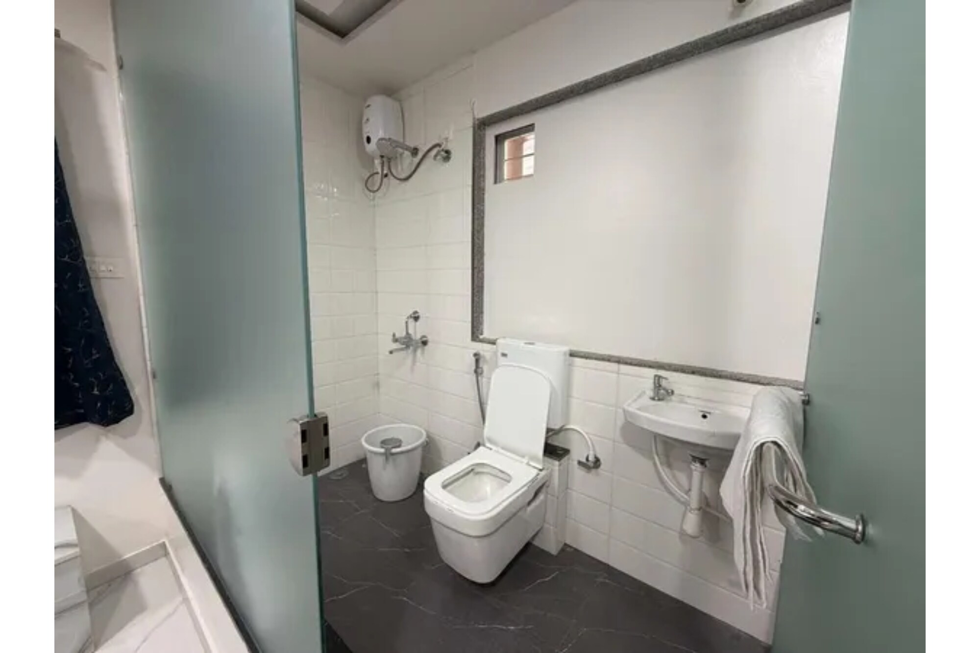FabHotel Balewadi Stay Inn - Tap to explore photos