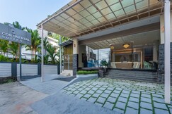 THE CONTINENTAL SUITES