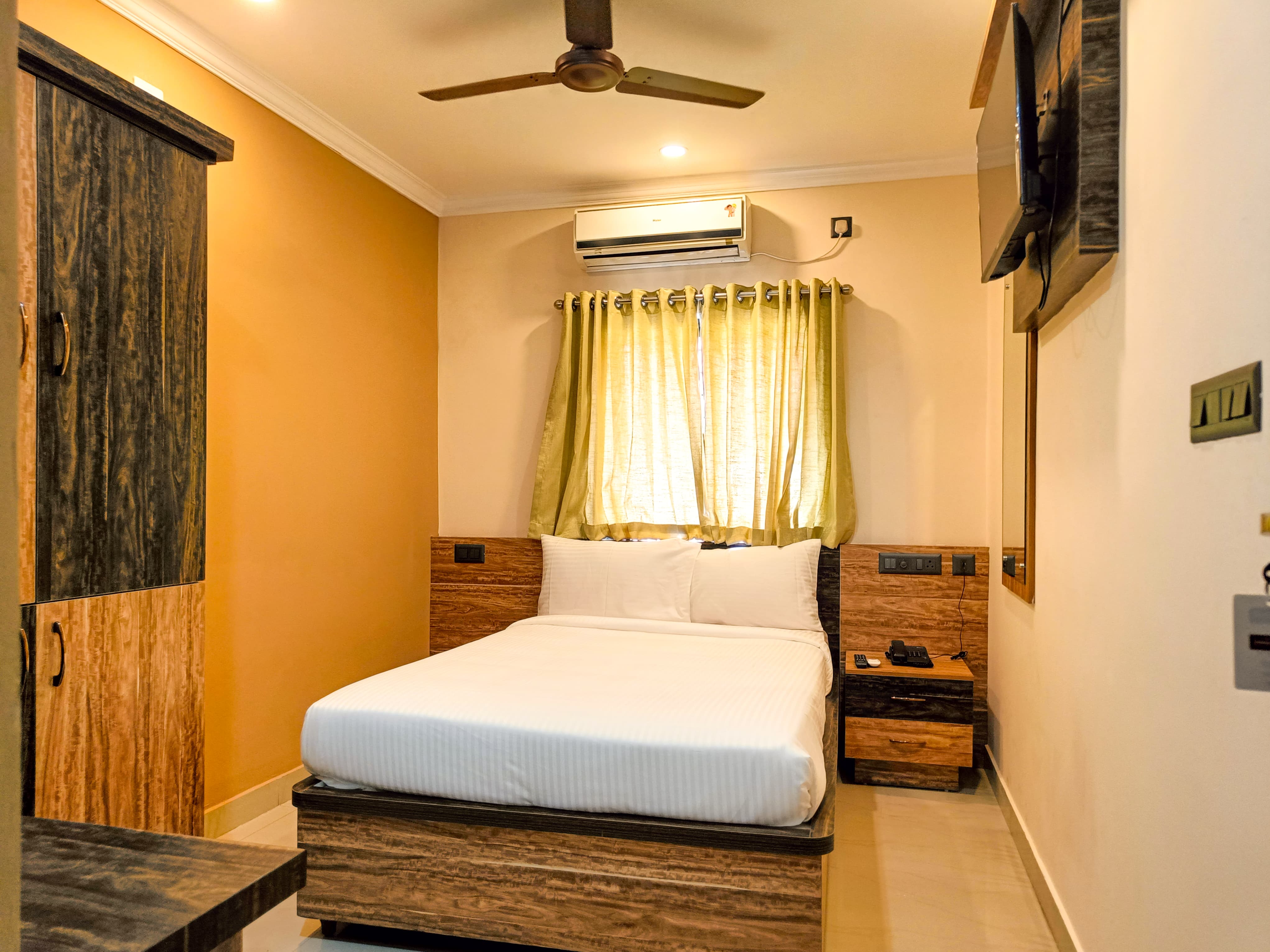 Nexstay Moments Inn - Tap to explore photos