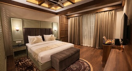 THE GRAND CLIFF (BY MARVILLA) Room Type - Royal Suite with Private Balcony
