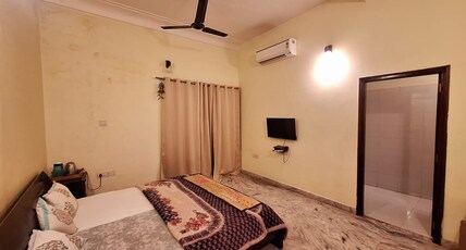Urban Tripper Shamiyana Villa by Arindam Room Type - Double Room