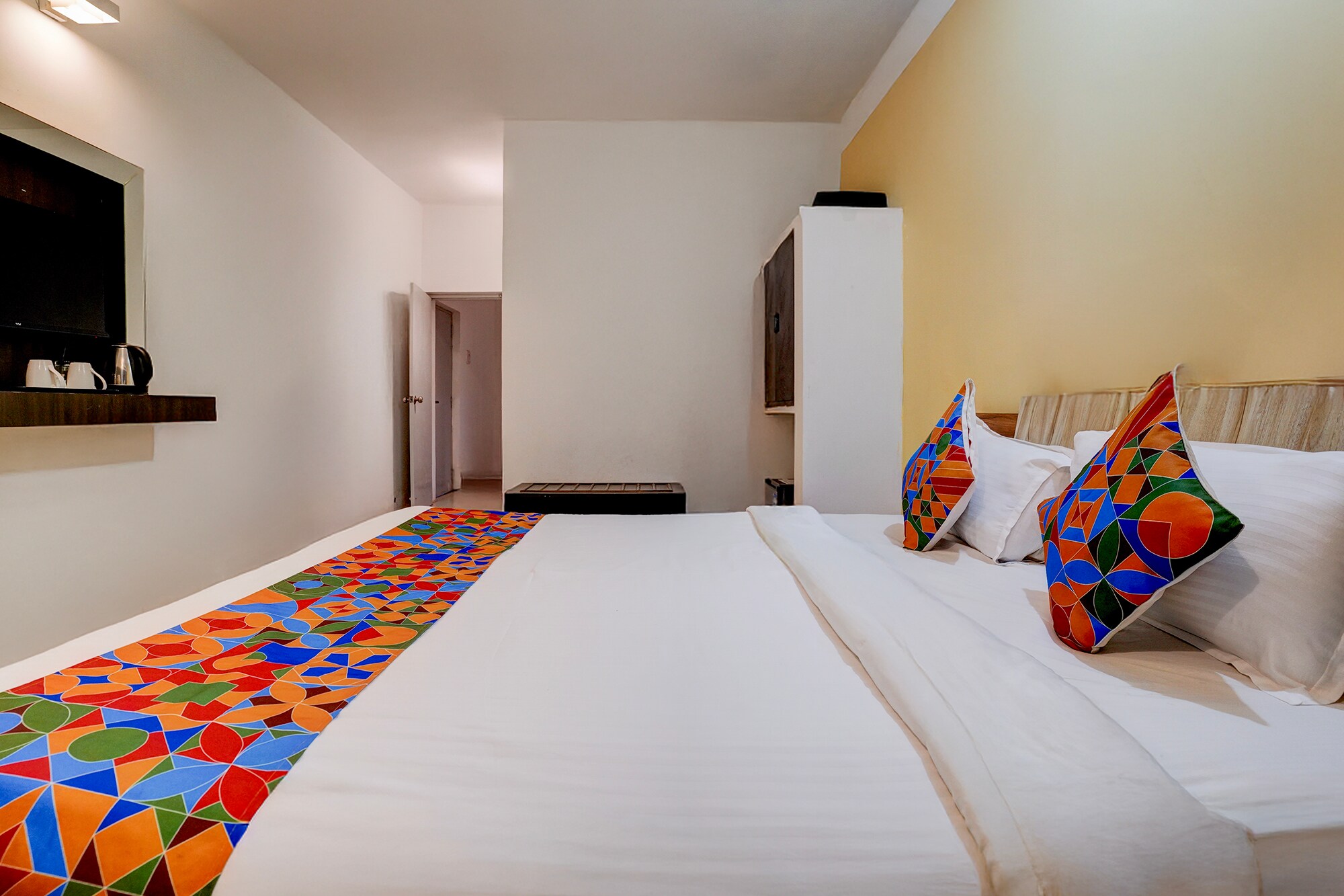 FabHotel Bay Breeze - 800M From Morjim Beach - Tap to explore photos