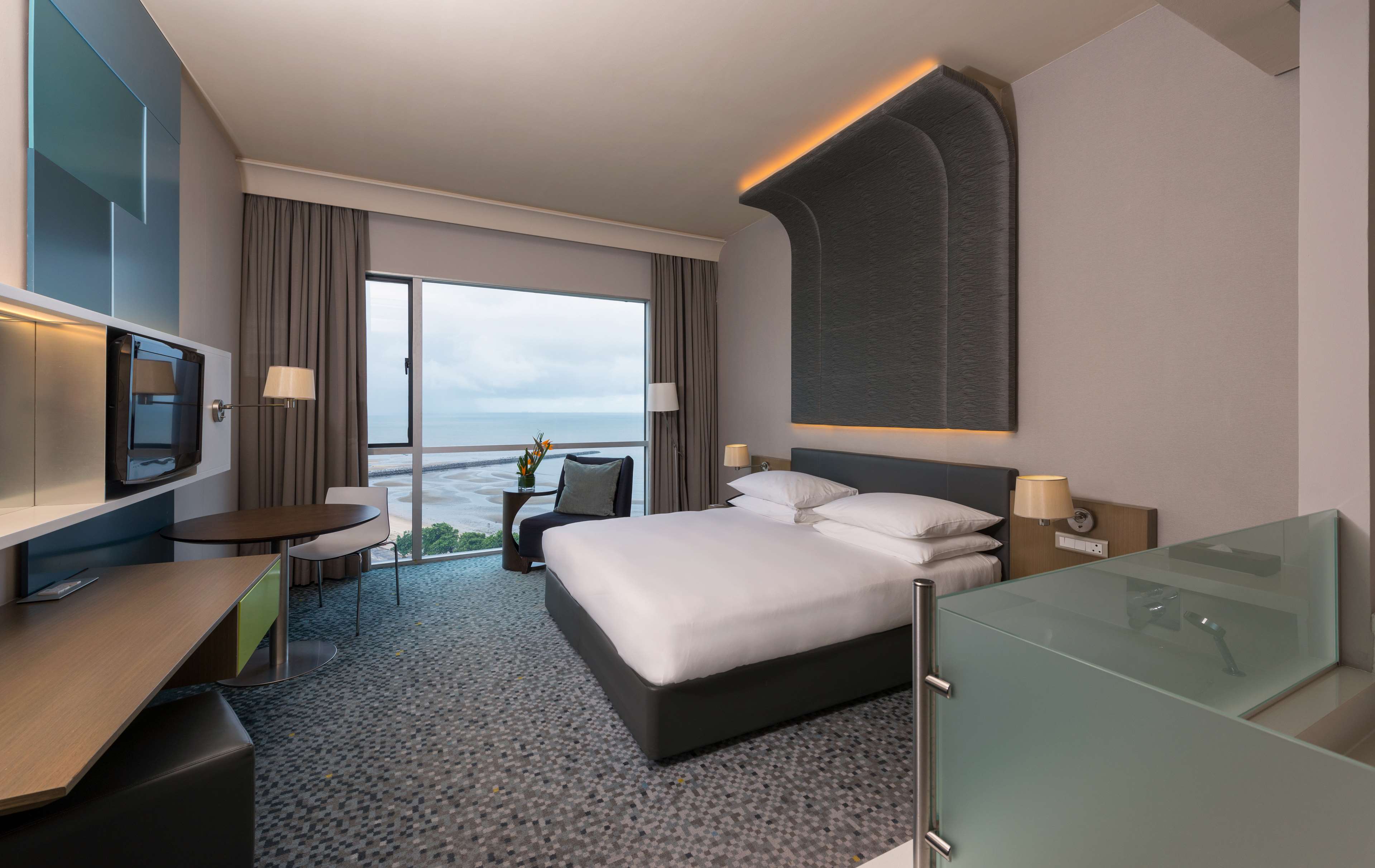 Radisson Blu Hotel & Residence, Maputo - Tap to explore photos