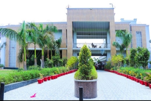 Raj Garden & Hotel