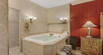Best Western Fireside Inn Room Type - Suite-1 King Bed, Non-Smoking, Renaissance, Whirlpool, Two Fireplaces, Refrigerator, Full Breakfast Best Western Fireside Inn Room Type - Suite-1 King Bed, Non-Smoking, Renaissance, Whirlpool, Two Fireplaces, Refrigerator, Full Breakfast