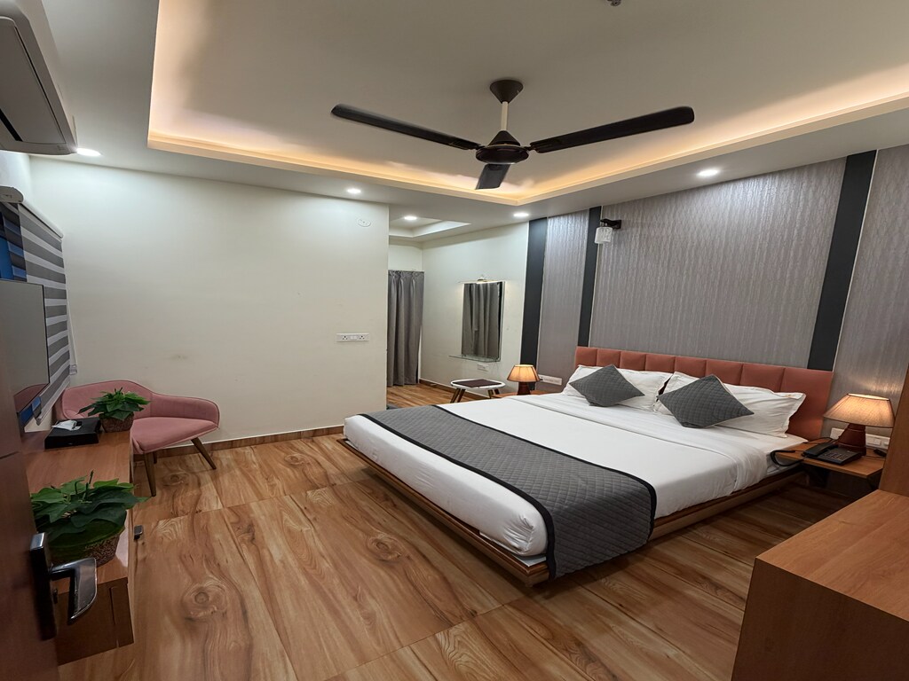 AANCHAL PALACE HOTEL - Tap to explore photos