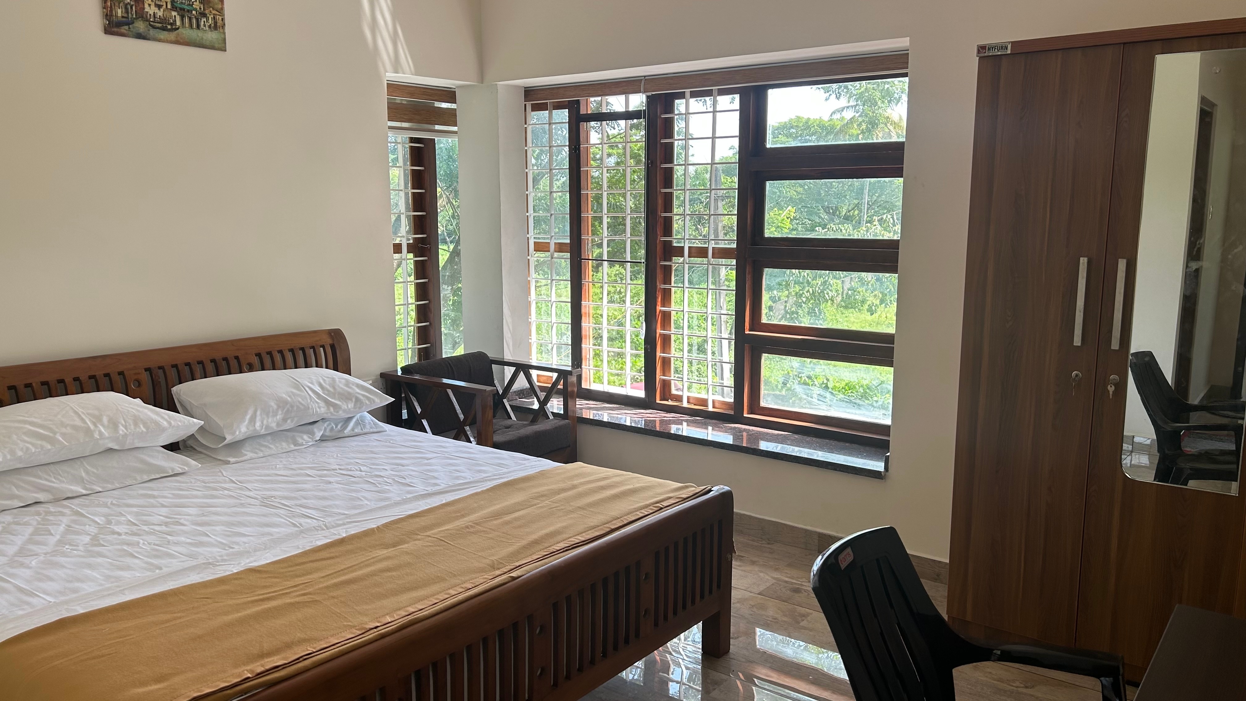 Waterfront family home stay - Tap to explore photos