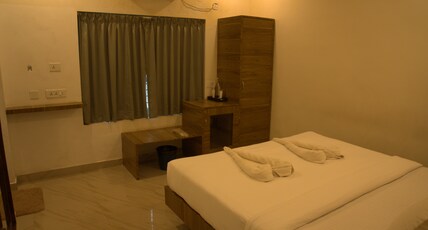 PADDLE CULT Varkala Room Type - AC Double Room