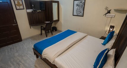 Hotel Lambodar Room Type - Deluxe Ac Double Bed Room