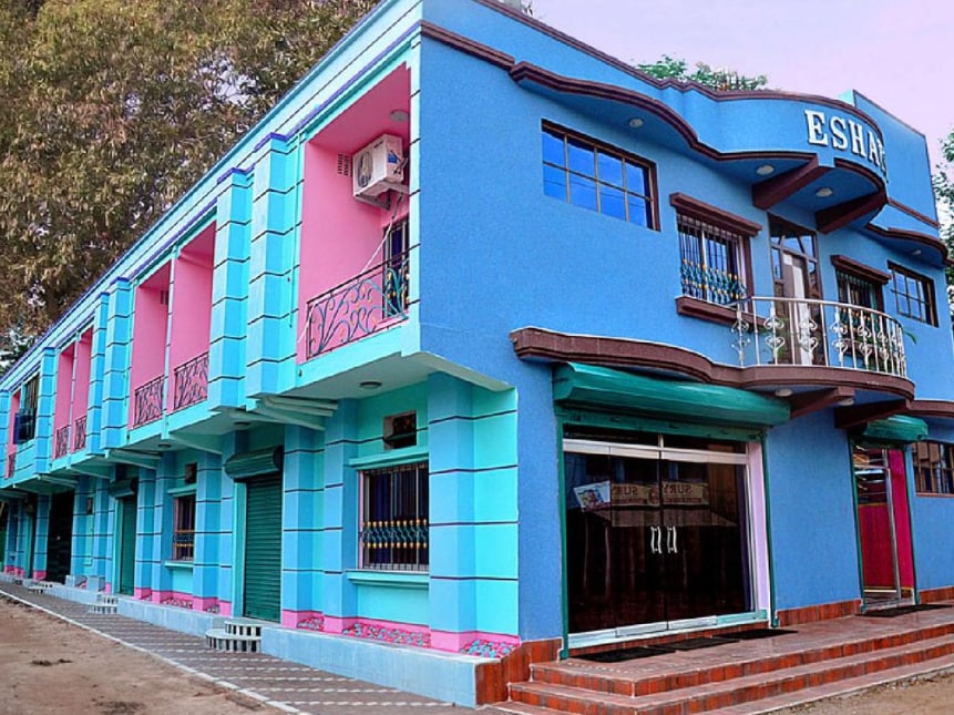 ESHANI LODGE & GUEST HOUSE - Tap to explore photos