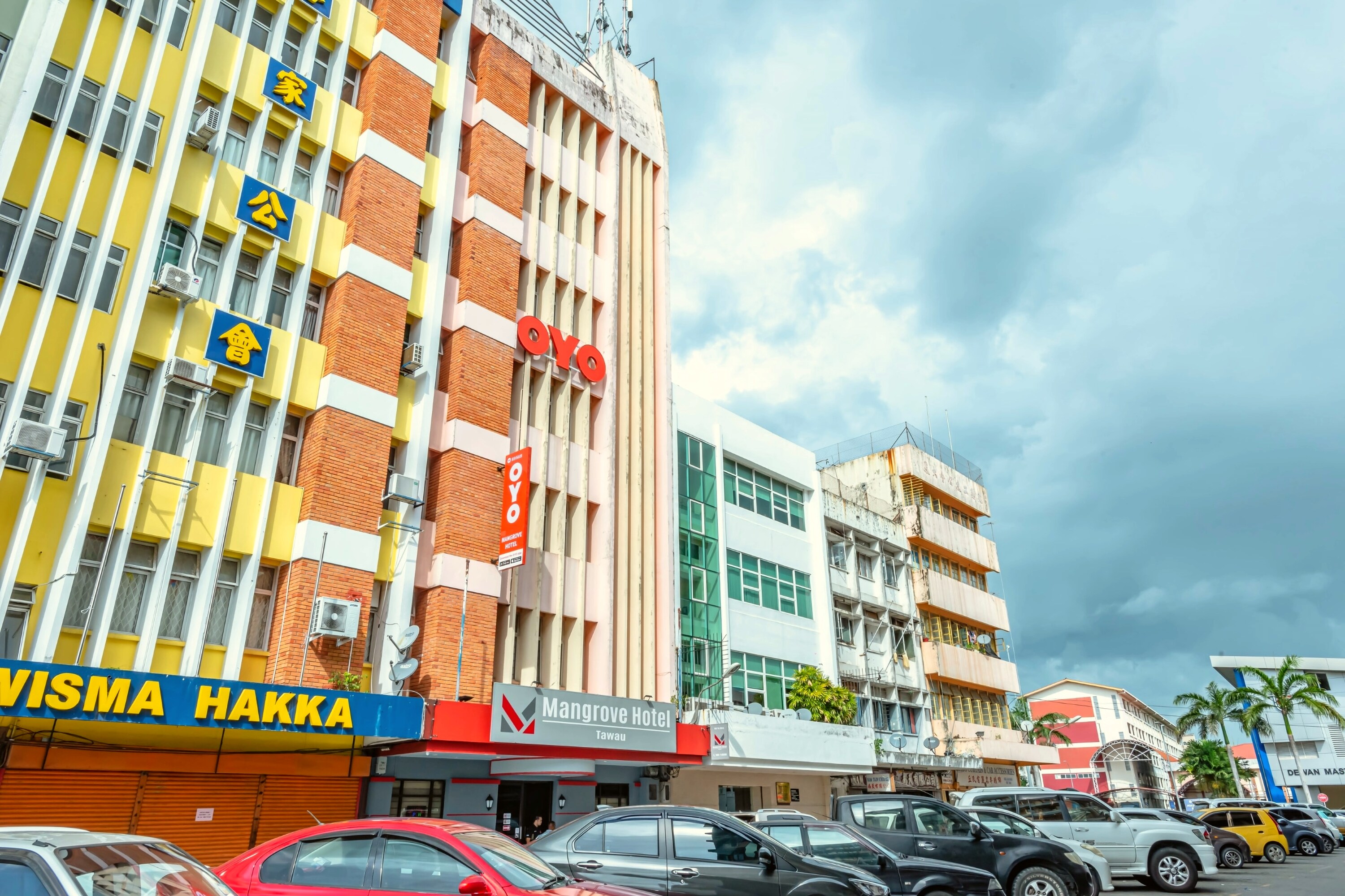OYO Tawau Hospital Formerly Mangrove Hotel - Tap to explore photos
