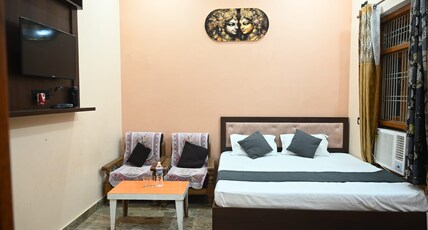 Aparna Guest house Room Type - Super deluxe Room