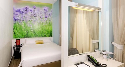J8 Hotel Room Type - Deluxe Gold Queen room