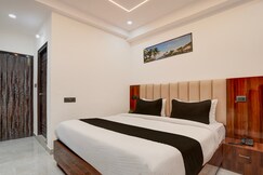 Hotel O Khyaathi Grand