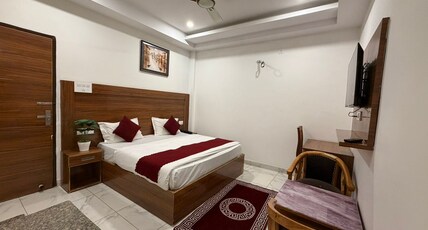 Shree Ji Retreat (A Boutique Stay) Room Type - Deluxe Queen Room Without View