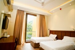 UDS Villa - Next to VFS, Walking to Connaught Place