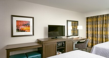 Hampton Inn & Suites by Hilton Seattle/Northgate Room Type - 2 QNS ACCESSIBLE W TUB NS