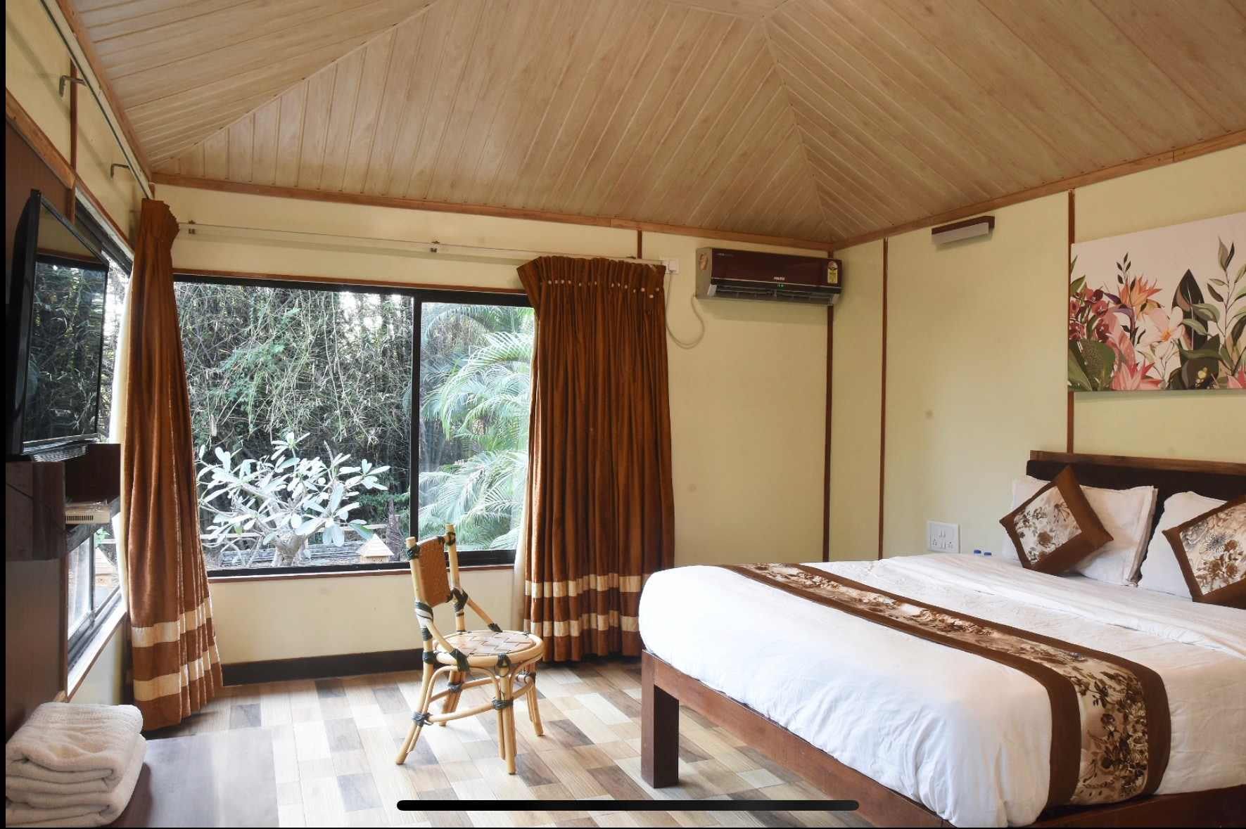 EXOTICA BEACH RESORT - Tap to explore photos