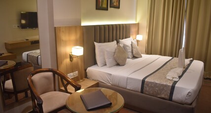 Shri Bhagwan Gopi Dham Dharmshala Room Type - Deluxe Double Room Shri Bhagwan Gopi Dham Dharmshala Room Type - Deluxe Double Room