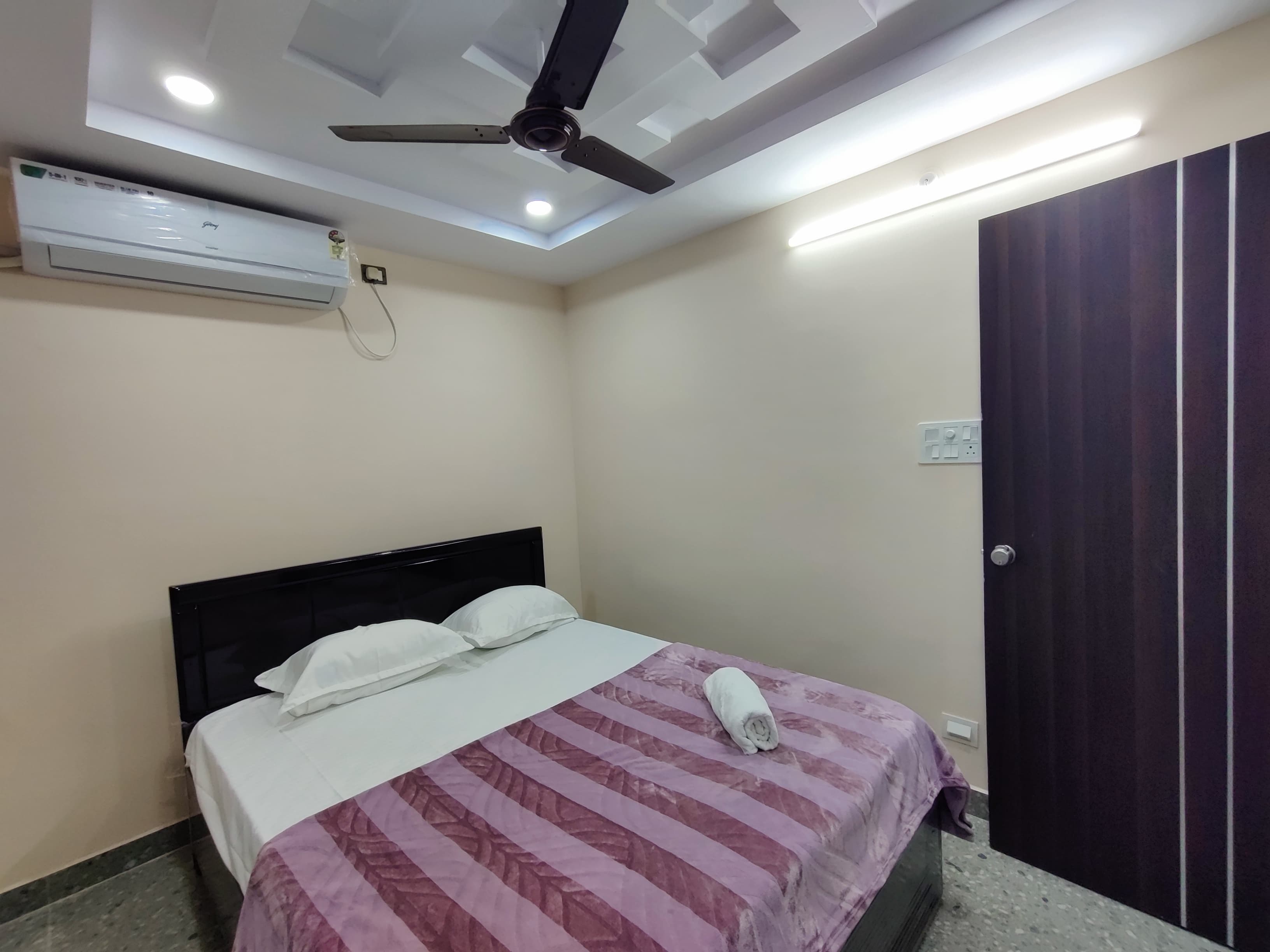 Aariv Home Stay - Tap to explore photos