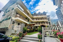 Hotel Avishi Greens