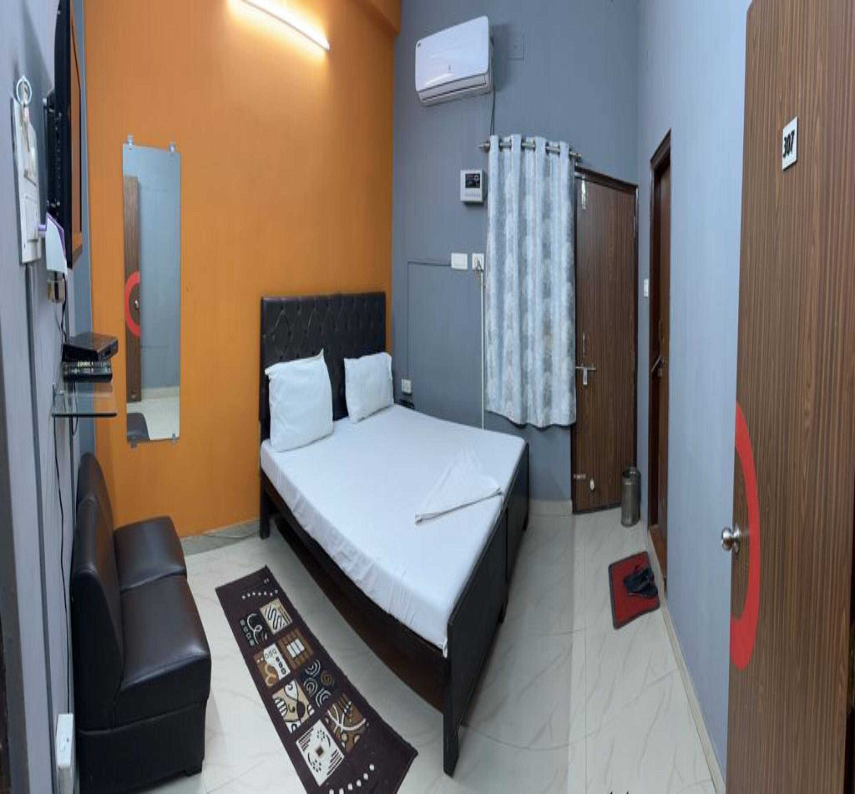 hotel Aparajita - Tap to explore photos