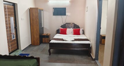 Nainas Residency Room Type - Triple Room (101)