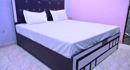 Swagat Guest House Room Type - Deluxe Double Room