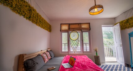 Grease Moto Club - Khangsar, Sissu Room Type - Superior Private Room | Glacier View with Balcony | Washroom Ensuite