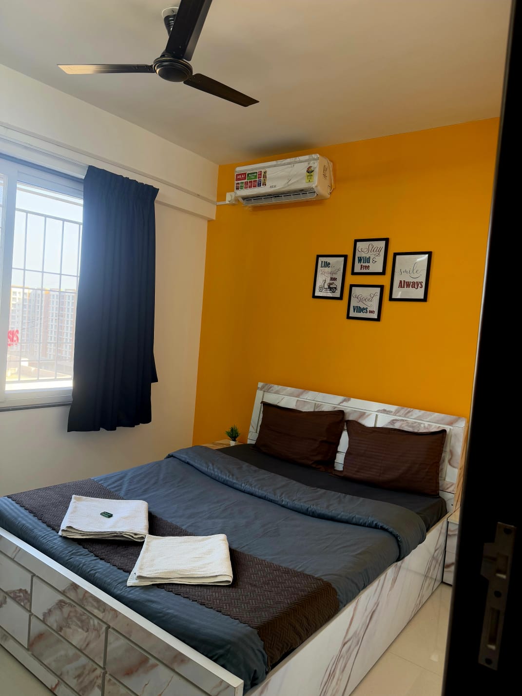 Luxury Apartments by Royal Luxor Stay - Viman Nagar - Tap to explore photos