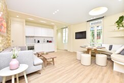 Spacious apartment - 3BR/8P - Moulin Rouge