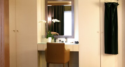 Crowne Plaza Limassol Room Type - 1 King  Olympian Suite Top Floor Sea View
