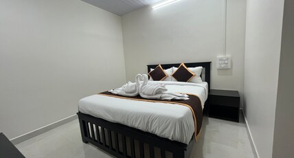 Panduranga Elite Room Type - Deluxe room