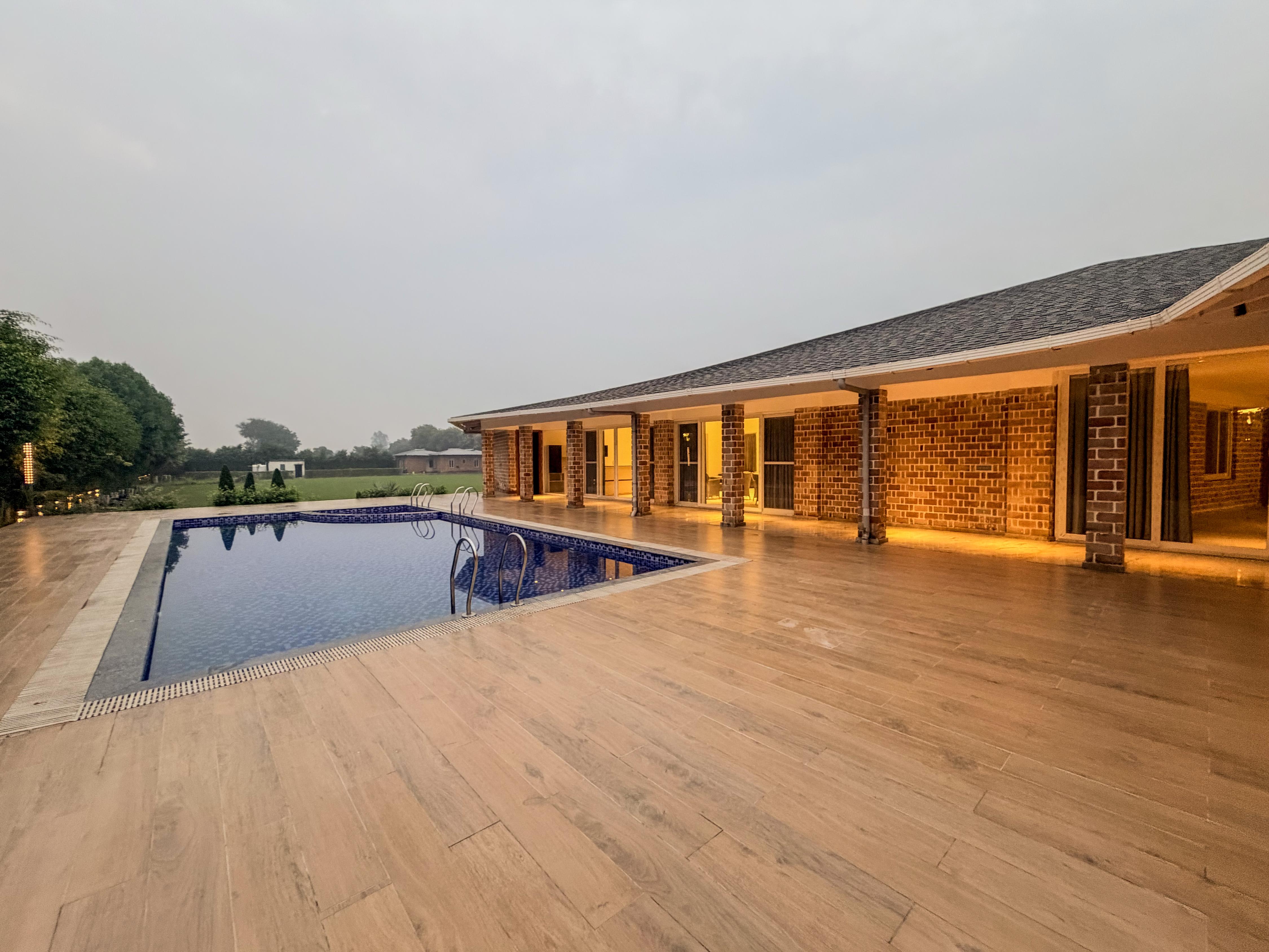 Spree Farmstay - Tap to explore photos