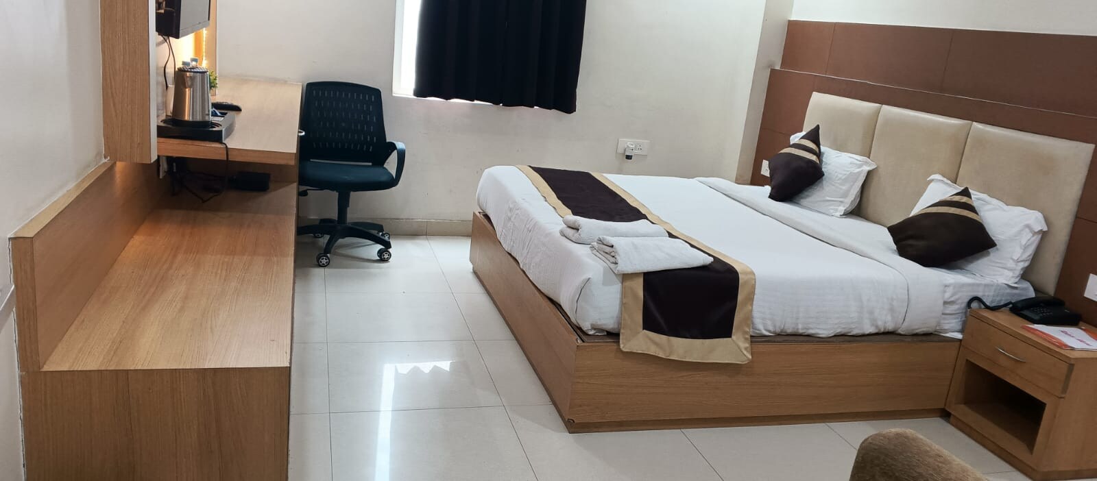 Hotel Ananda Inn - Tap to explore photos