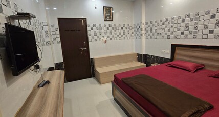 SREE MUKHYAPRANA RESIDENCY Room Type - King Bed AC Room