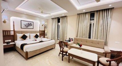 ELEGANCE INN Room Type - Suite room