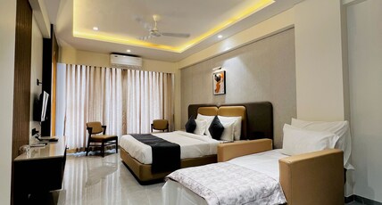 Hotel Sai Mahima Room Type - Deluxe Triple Bed
