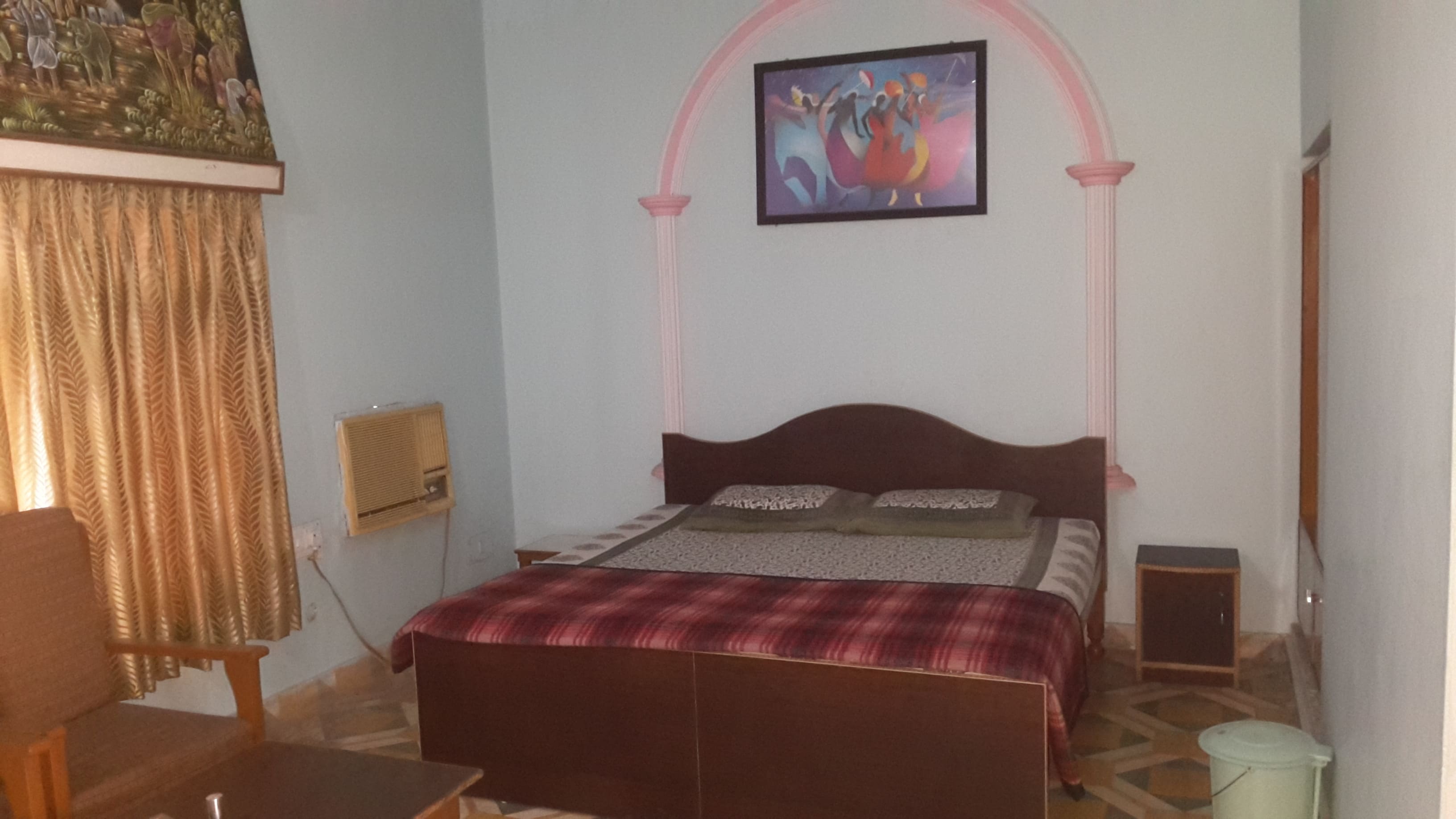 Hotel Highway Choice  - Tap to explore photos