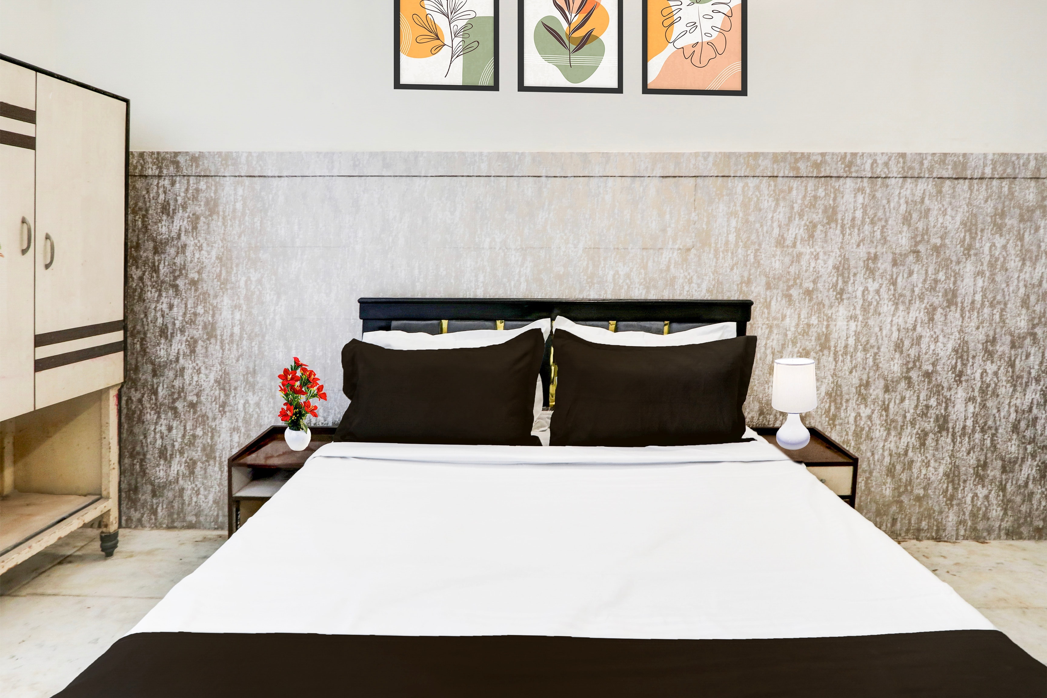 Hotel O Kukatpally S Palace - Tap to explore photos