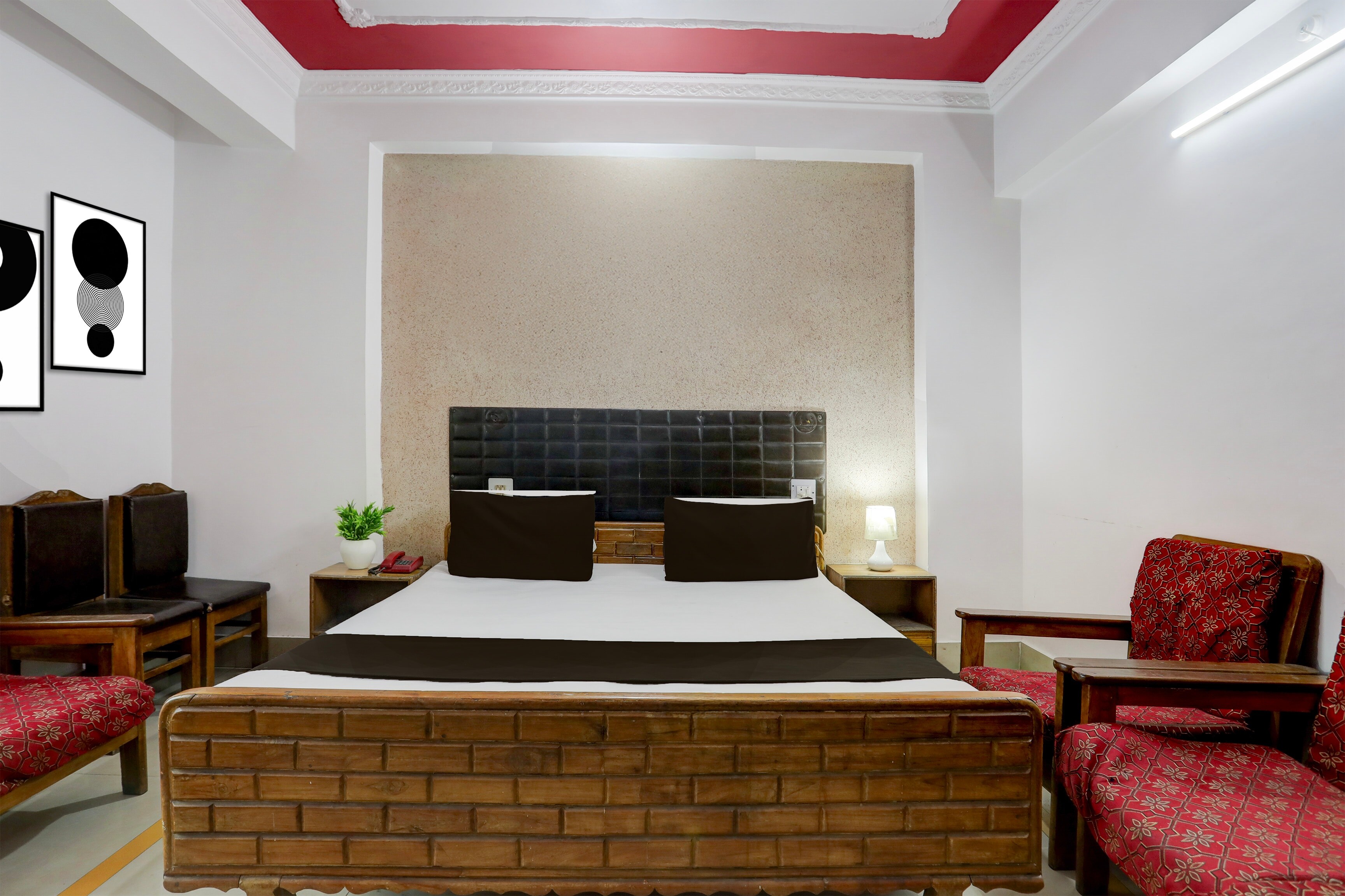 Hotel O Welcome Palace - Tap to explore photos