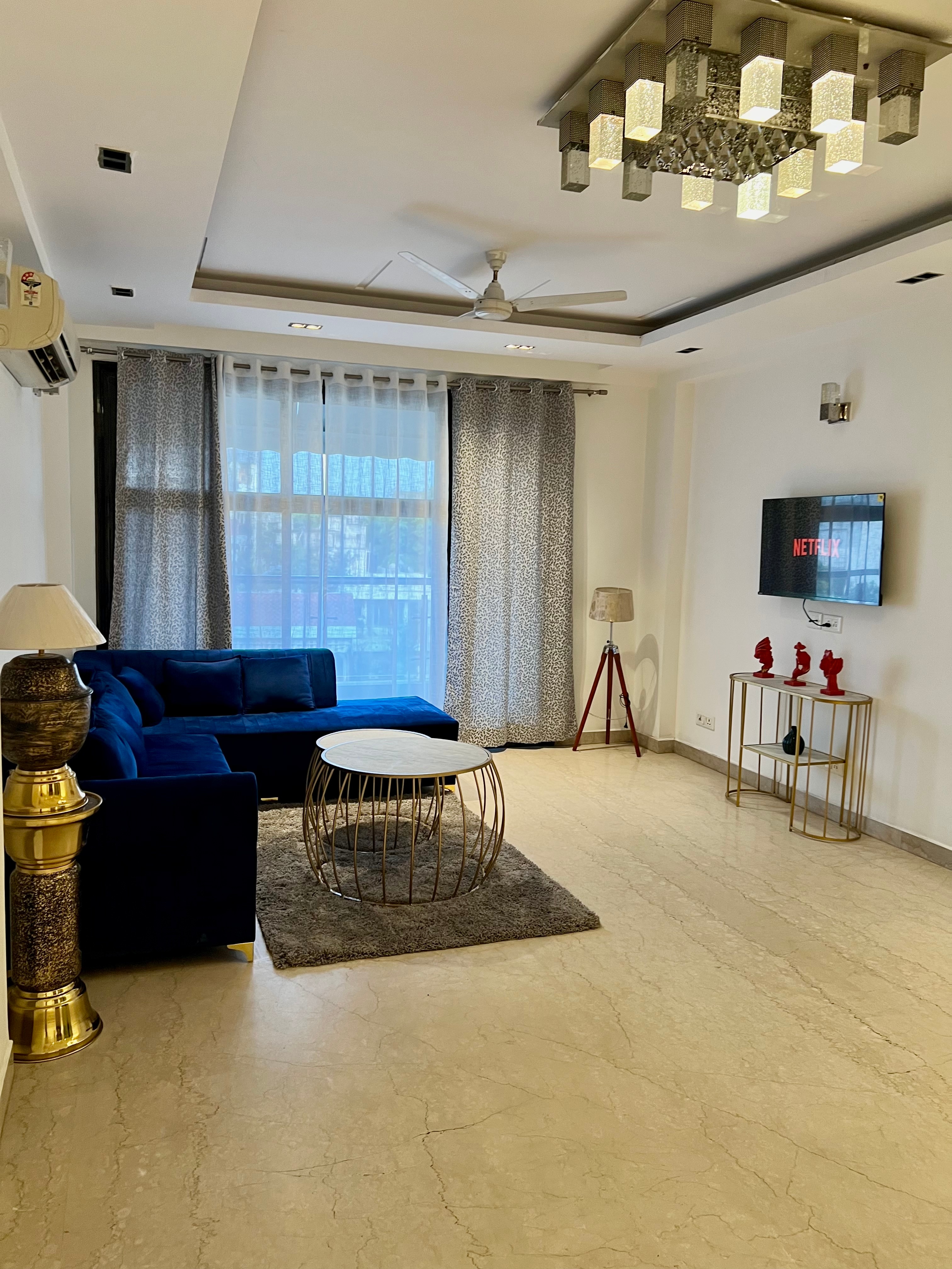 Sarvodaya Home - Lux 4BHK| Spacious| Boho|Netflix - Tap to explore photos