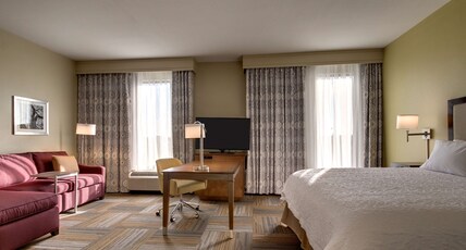 Hampton Inn & Suites by Hilton Cordele Room Type - 1KN STDO MIC FRIDG WTBR NS