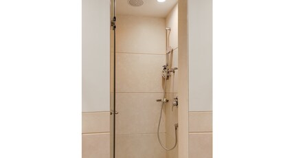 Lemon Tree Premier Delhi Airport Room Type - Deluxe King Room