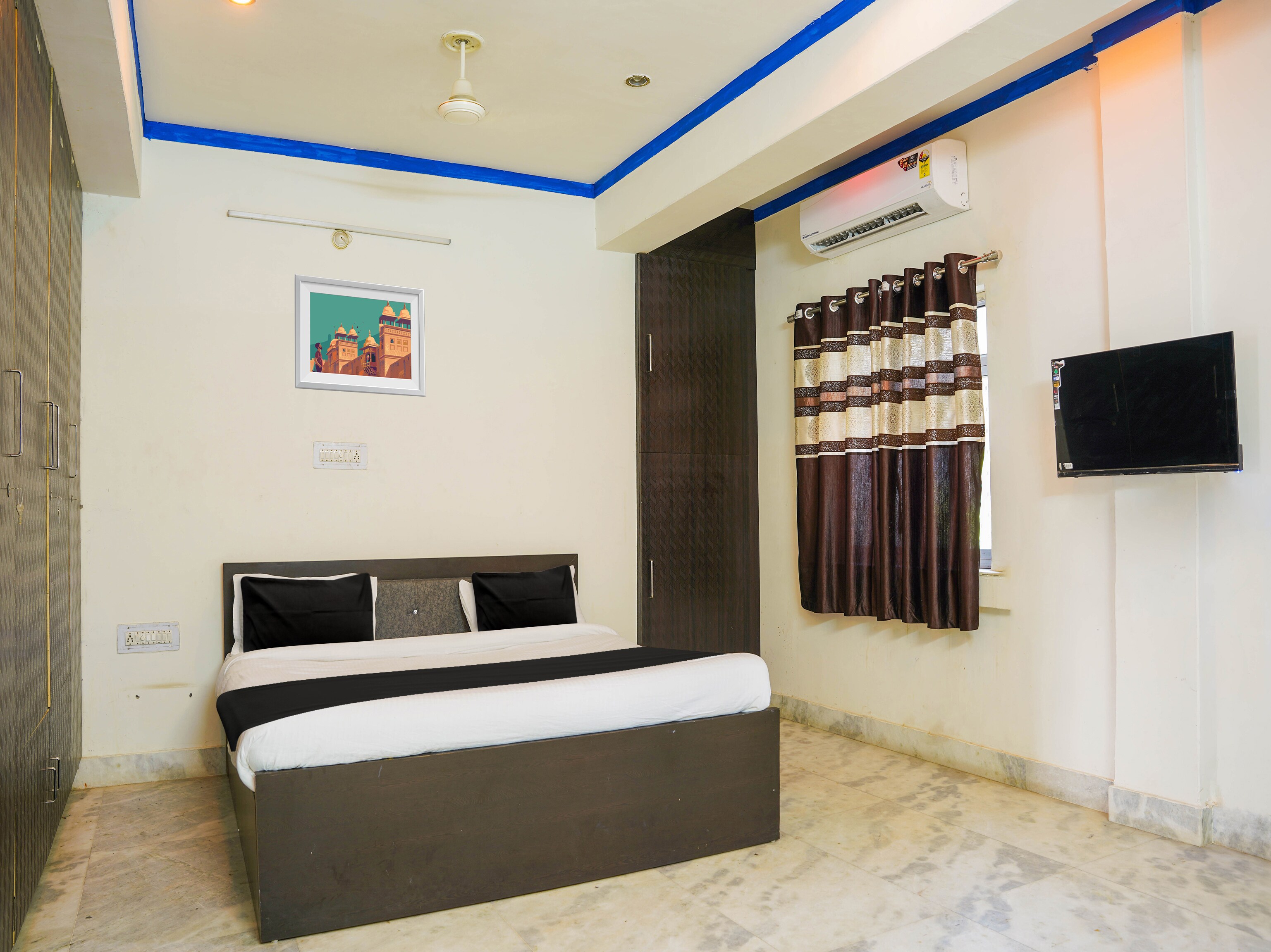 Hotel O Rudra Hotel - Tap to explore photos