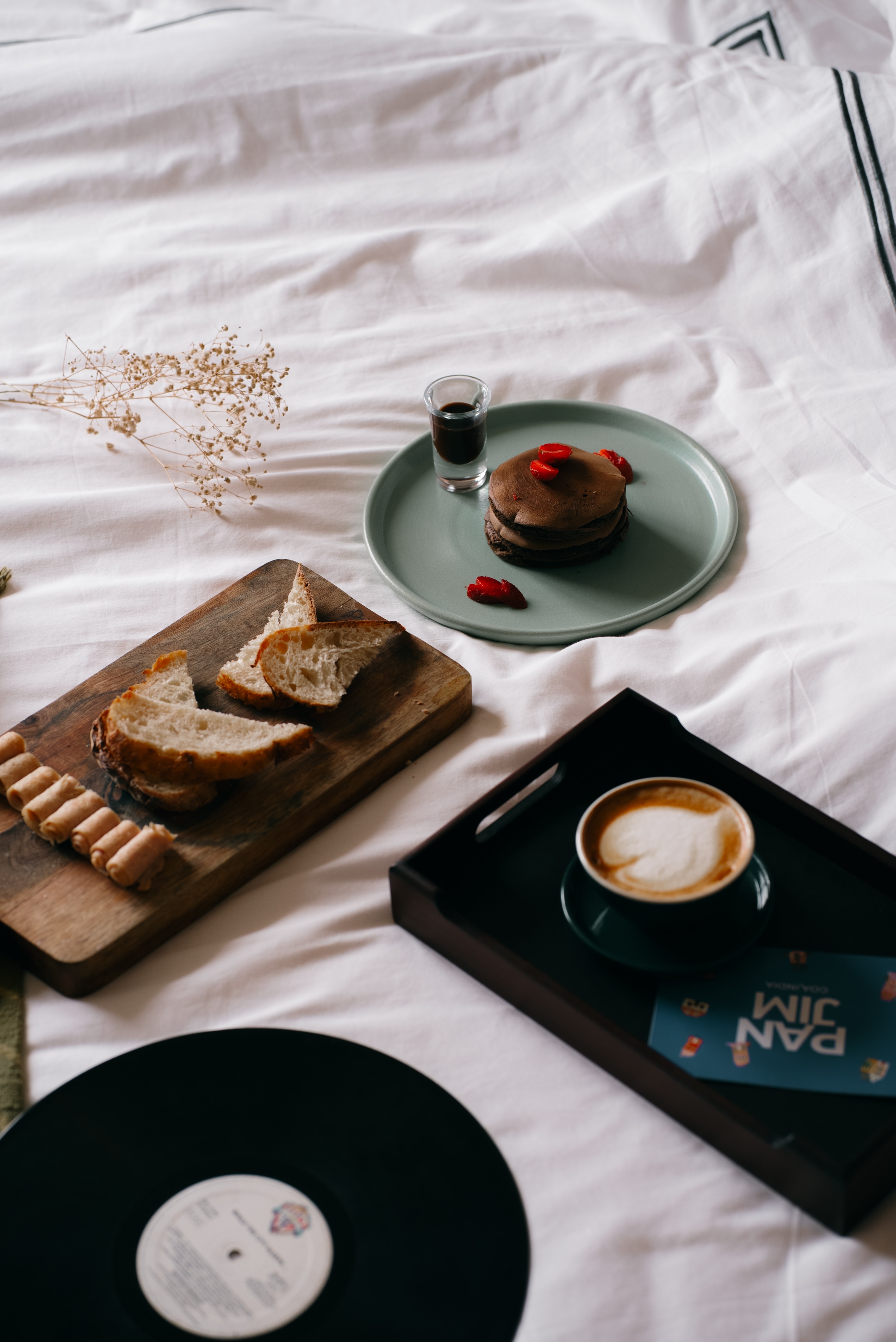 EVARA LIVING LUXURY AND STYLISH SERVICED APARTMENT - Tap to explore photos