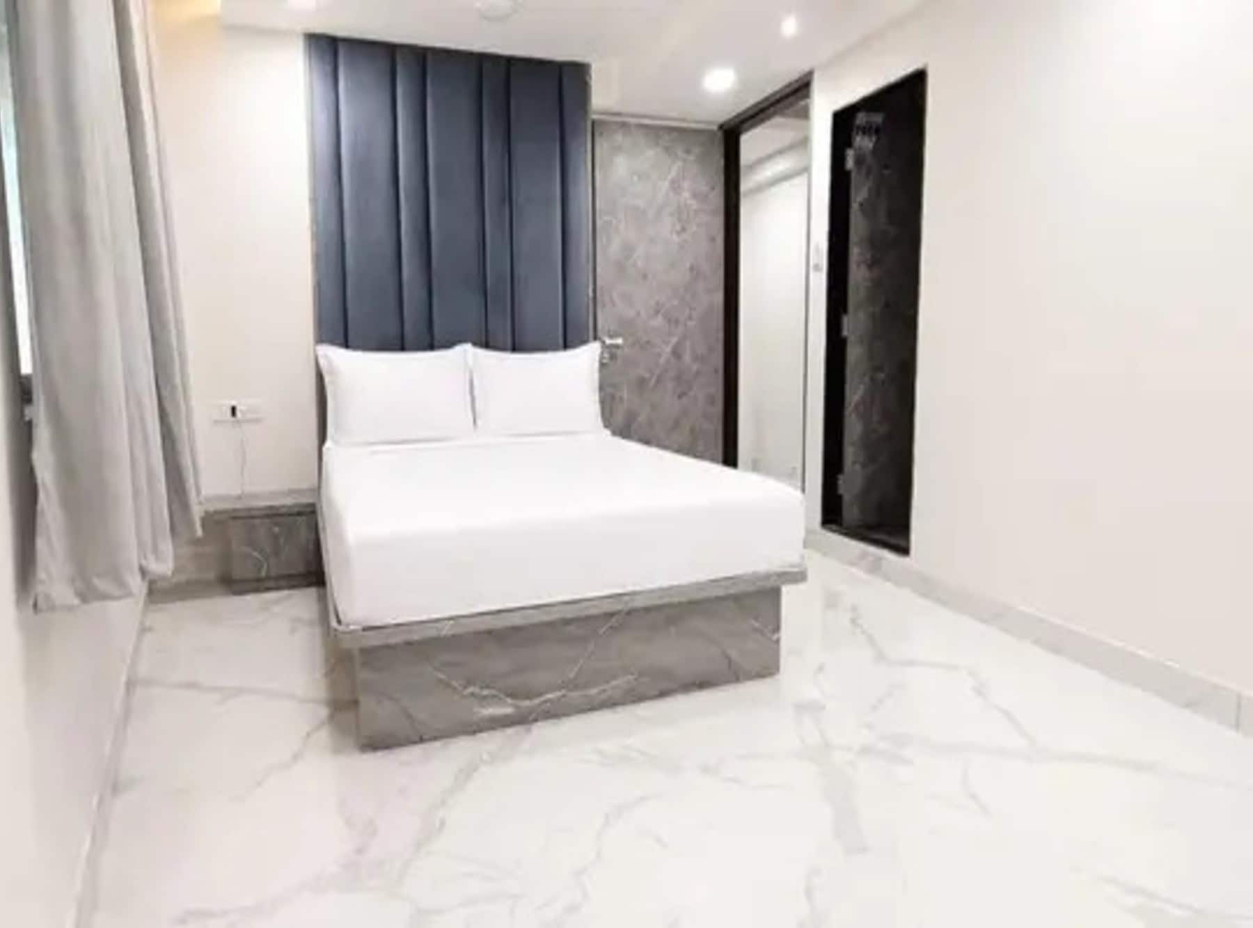 FabHotel Byland International - Tap to explore photos